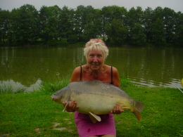 36lb mirror 18-8-11 time `12 42 bait cell 003